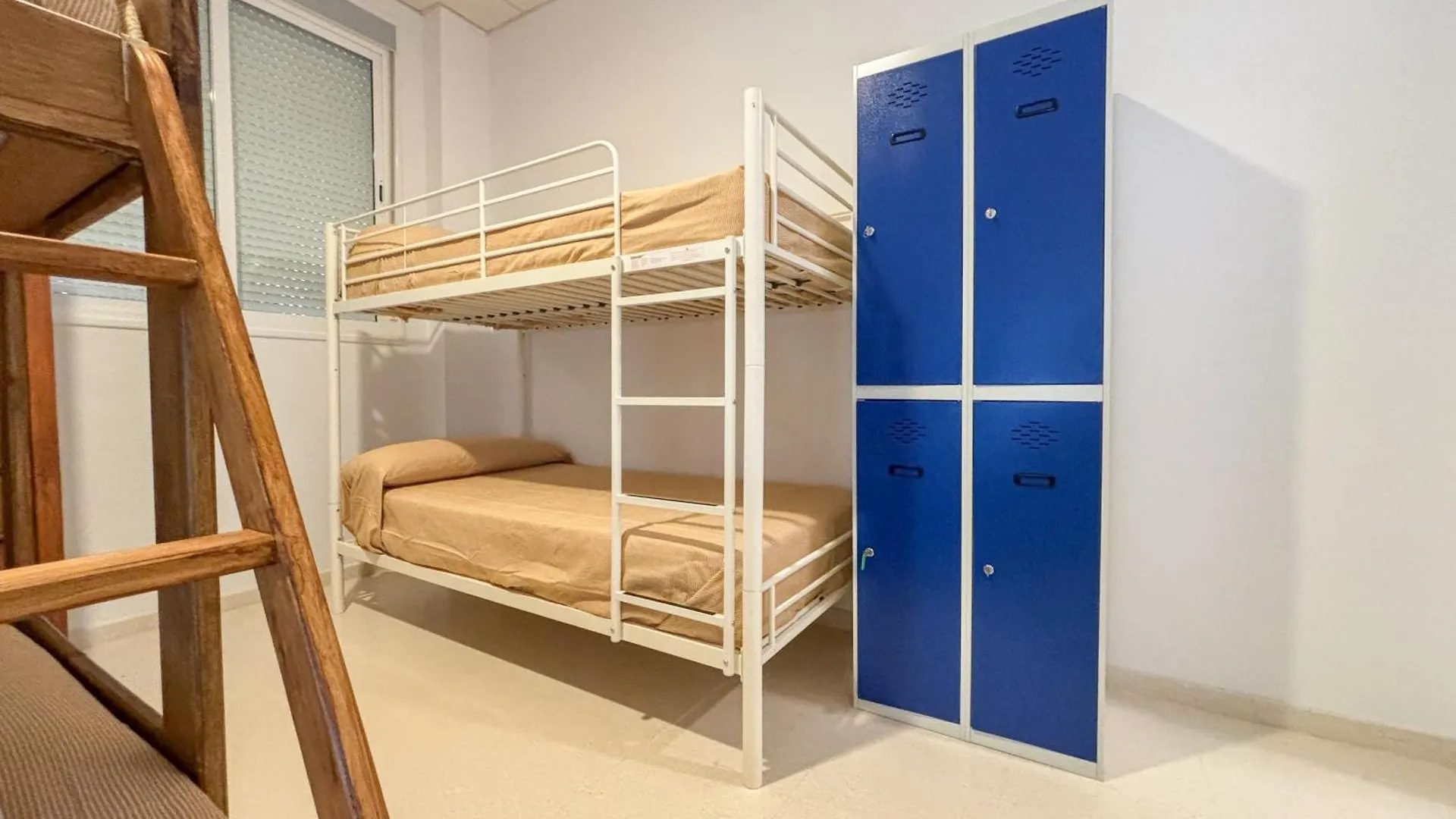 Albergue Multiaventura Active Andalucia Almodovar del Rio Hostel